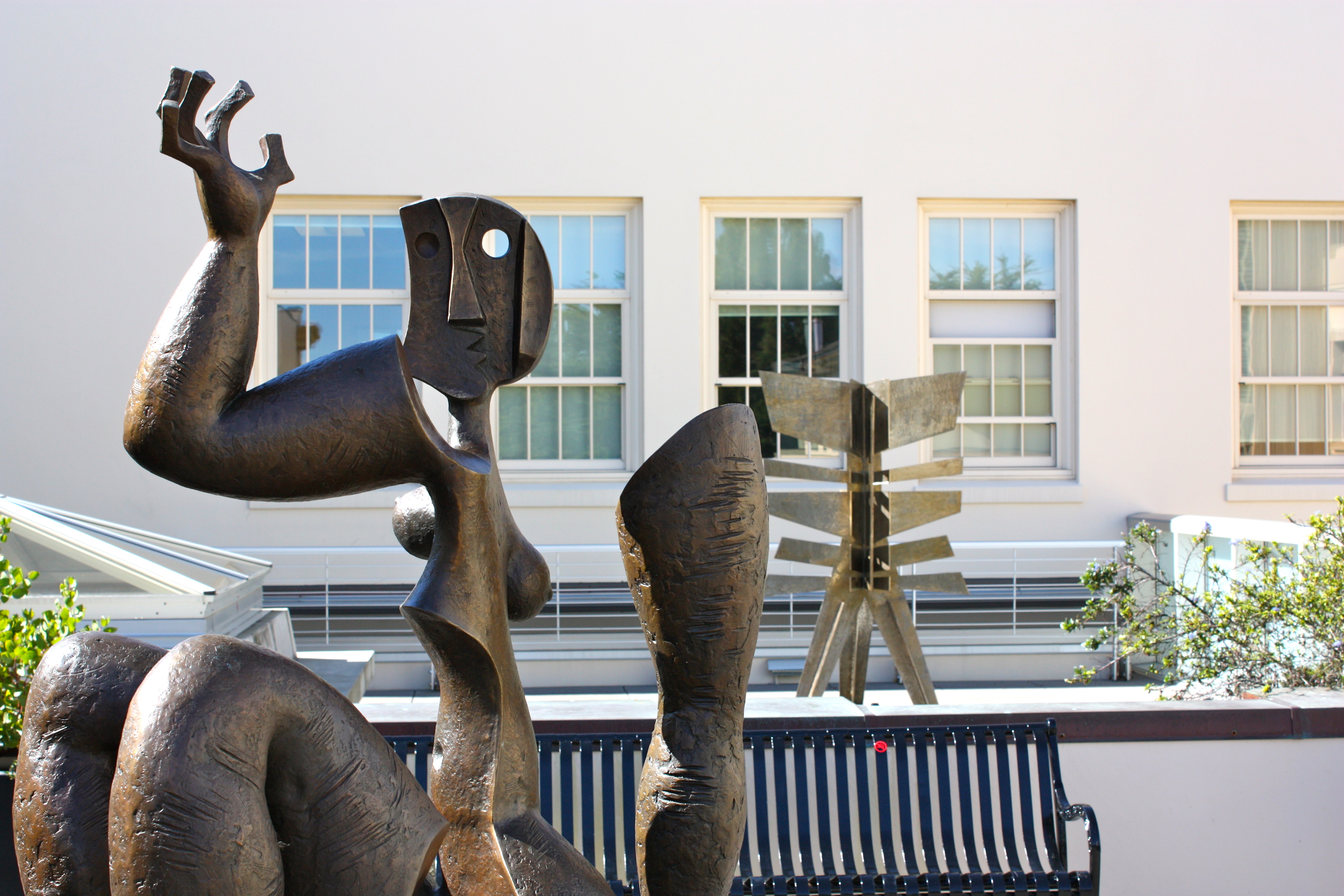 Gunther Gerzso, Guerrero, 1984-1989 (background) and Byron Gálvez, On Stage: The Bronze, 1990