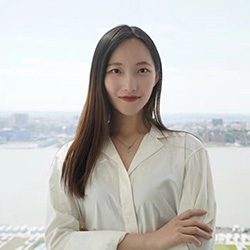 Helena H Rong Headhsot