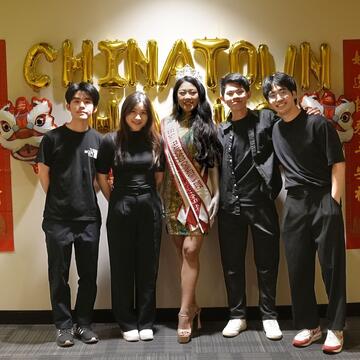 USF students at Chinatown hackathon