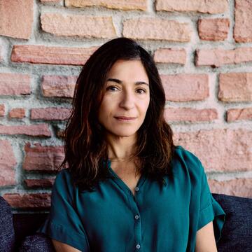 Laleh Khadivi Headshot