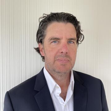 Dean Rader Headshot