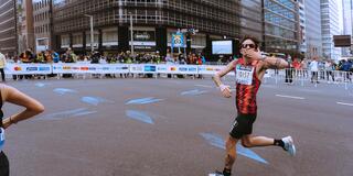 Carter running in the Japan Marathon
